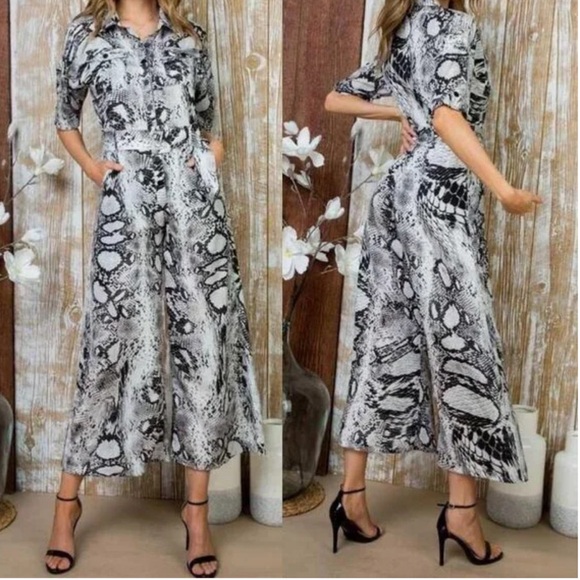 Main Strip Snake Print Culotte Belted Jumpsuit - Picture 5 of 11